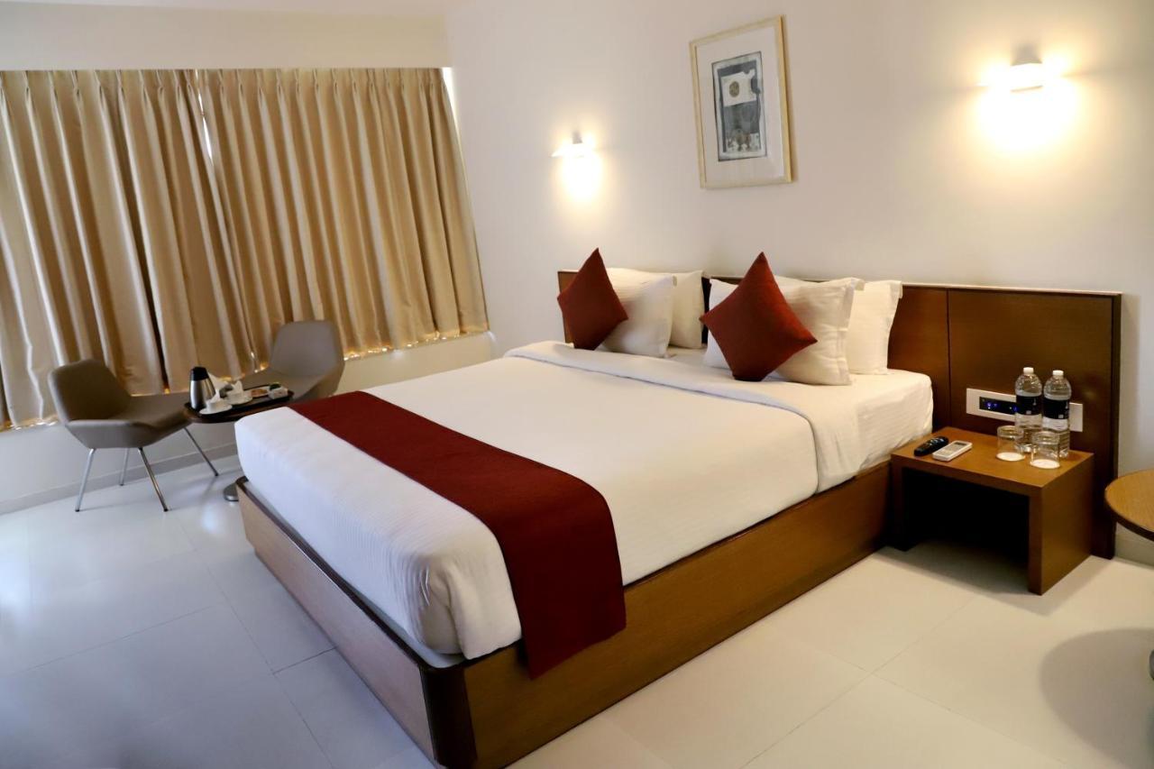 Quality Inn Patria Suites, Rajkot Ngoại thất bức ảnh