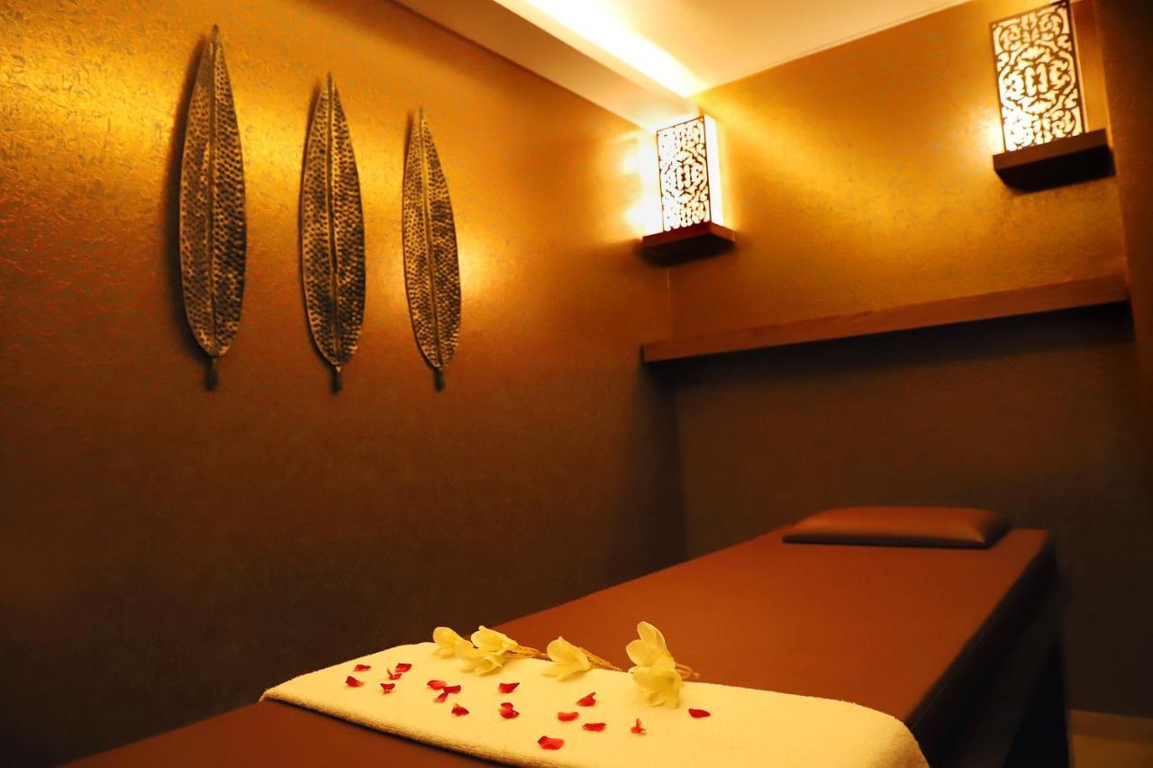 Quality Inn Patria Suites, Rajkot Ngoại thất bức ảnh